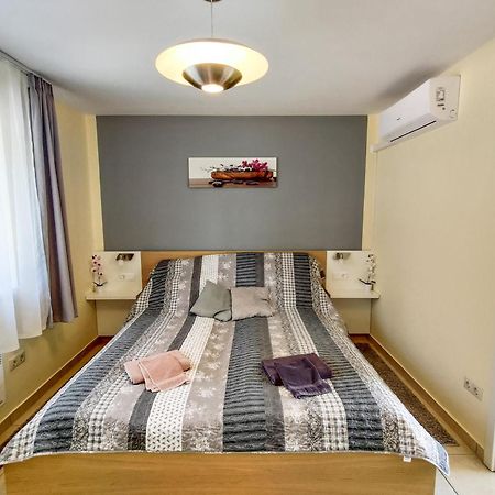 Fuegefa Apartman Balatonalmadi Bagian luar foto