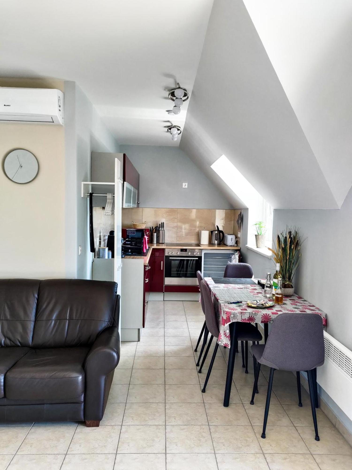 Fuegefa Apartman Balatonalmadi Bagian luar foto