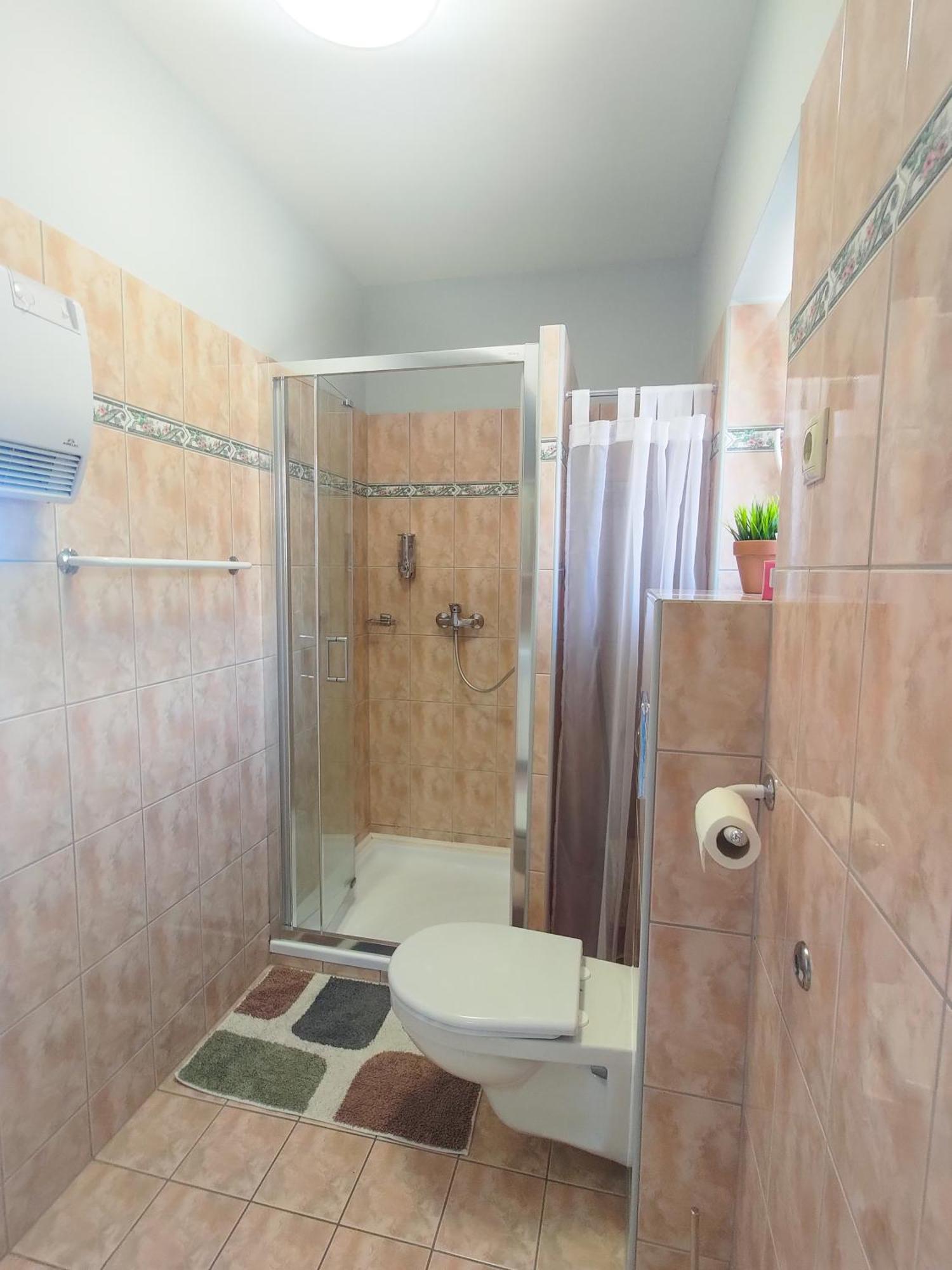 Fuegefa Apartman Balatonalmadi Bagian luar foto
