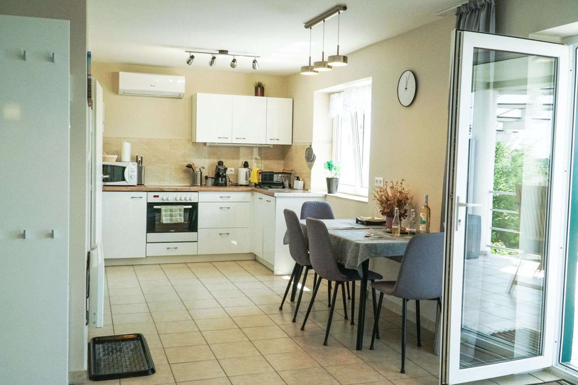 Fuegefa Apartman Balatonalmadi Bagian luar foto