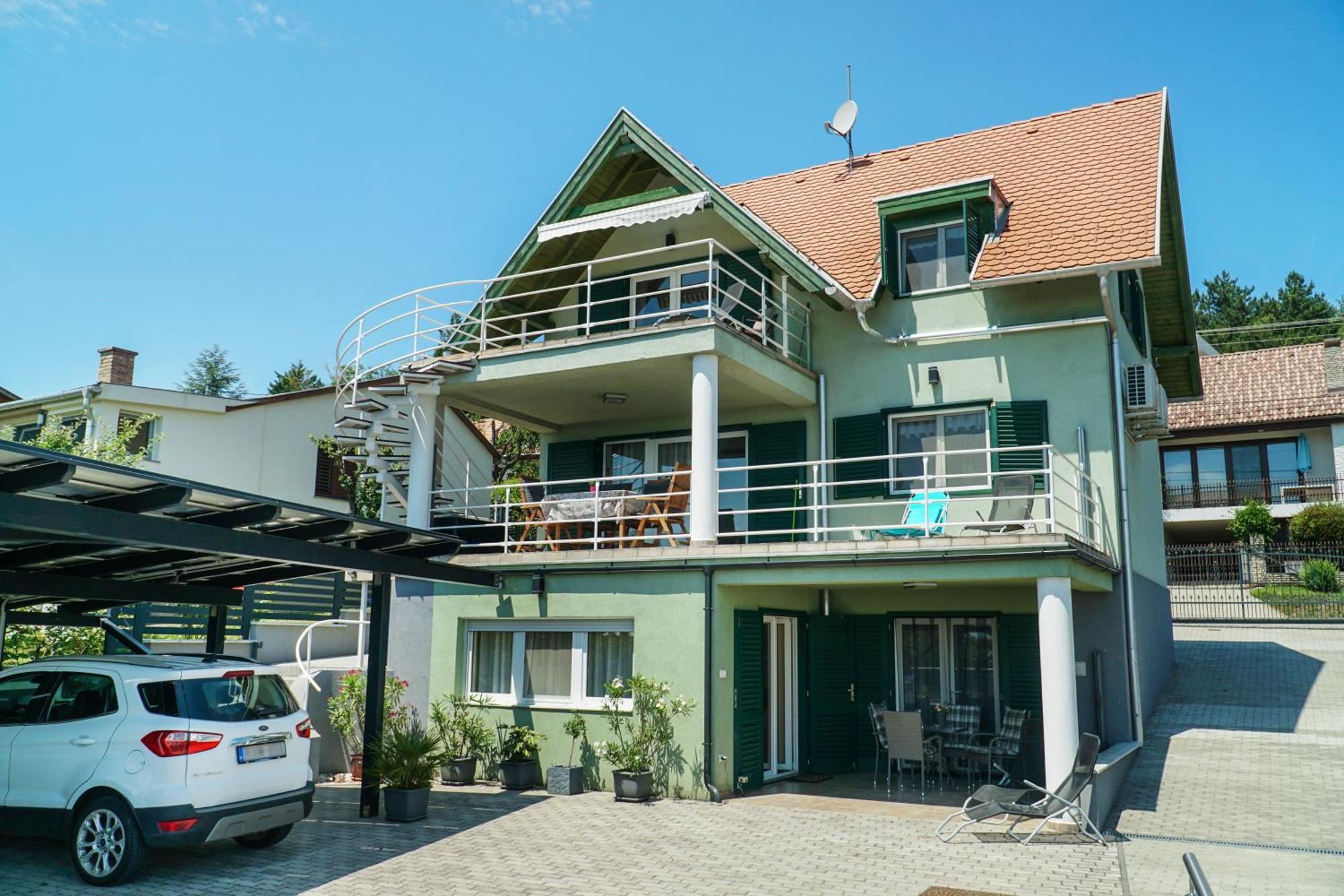 Fuegefa Apartman Balatonalmadi Bagian luar foto