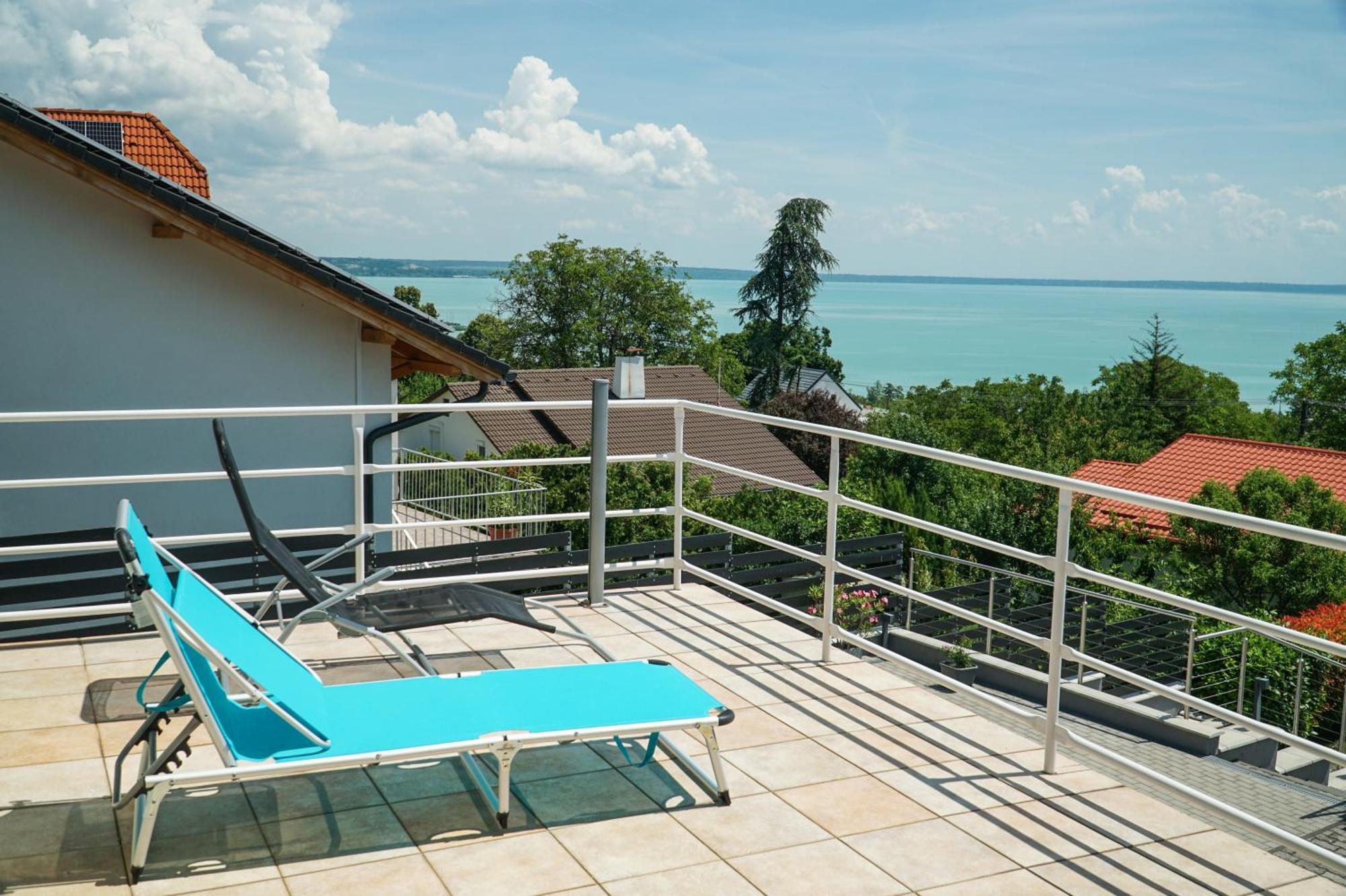 Fuegefa Apartman Balatonalmadi Bagian luar foto