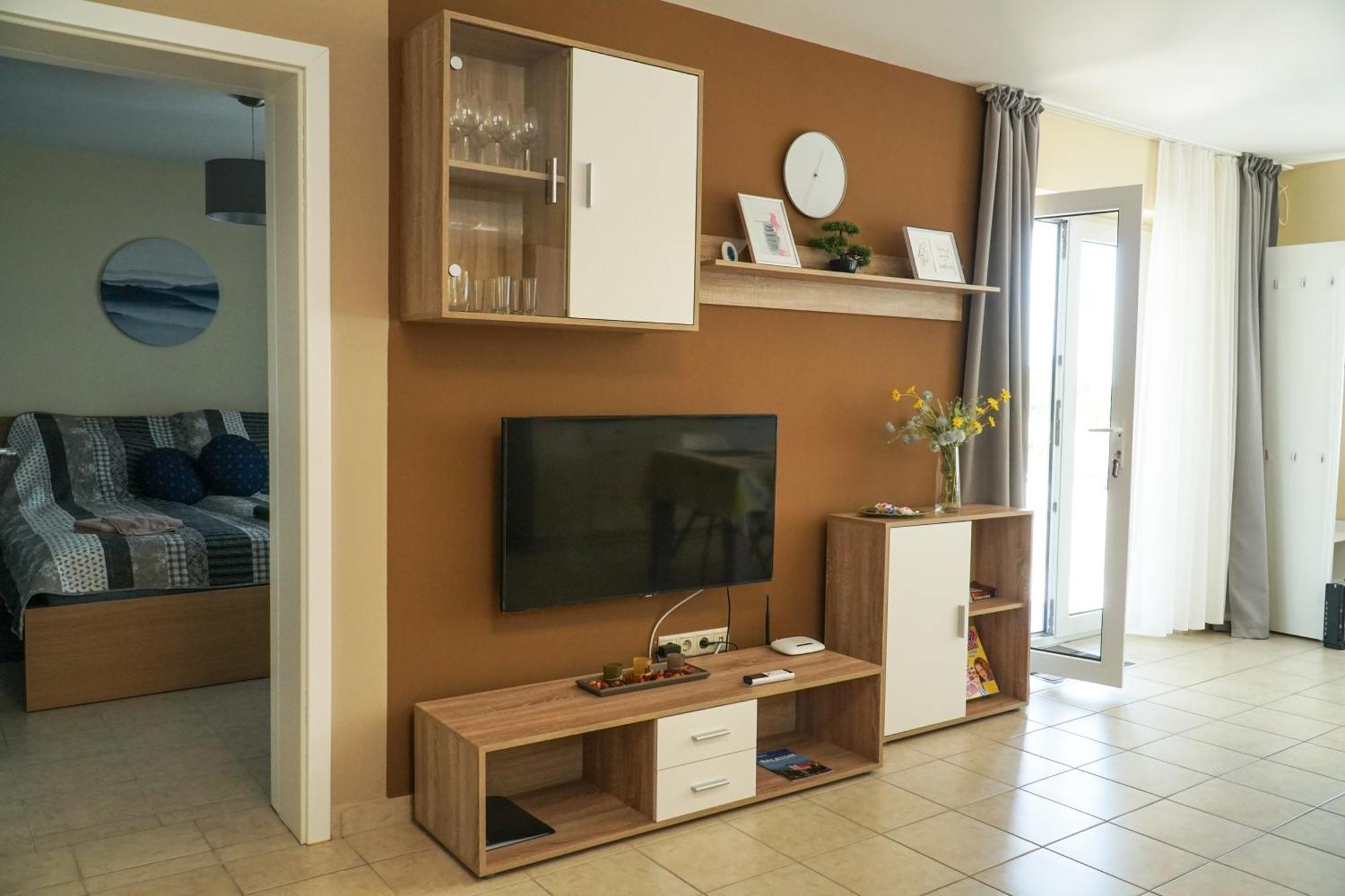 Fuegefa Apartman Balatonalmadi Bagian luar foto