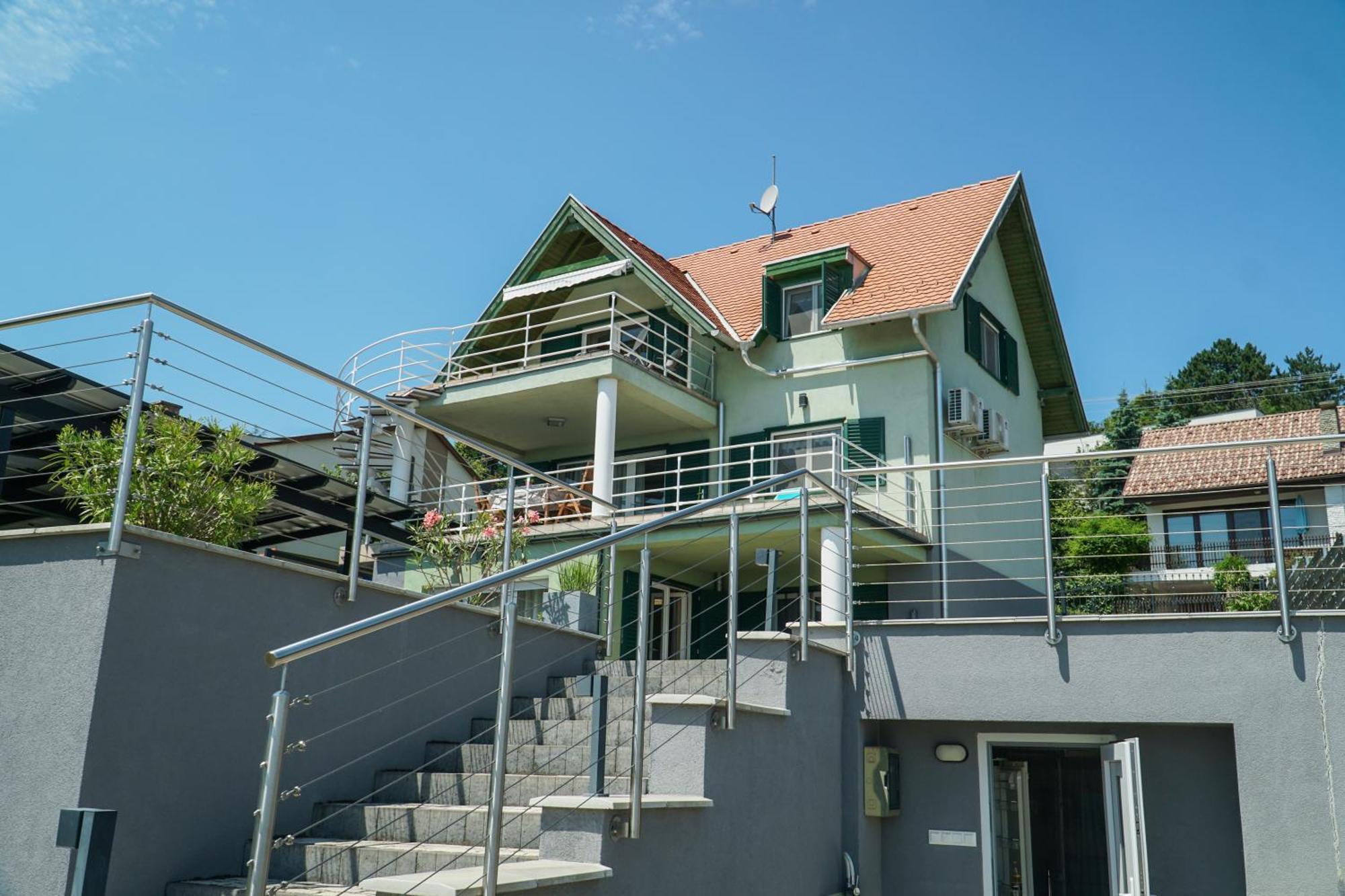 Fuegefa Apartman Balatonalmadi Bagian luar foto