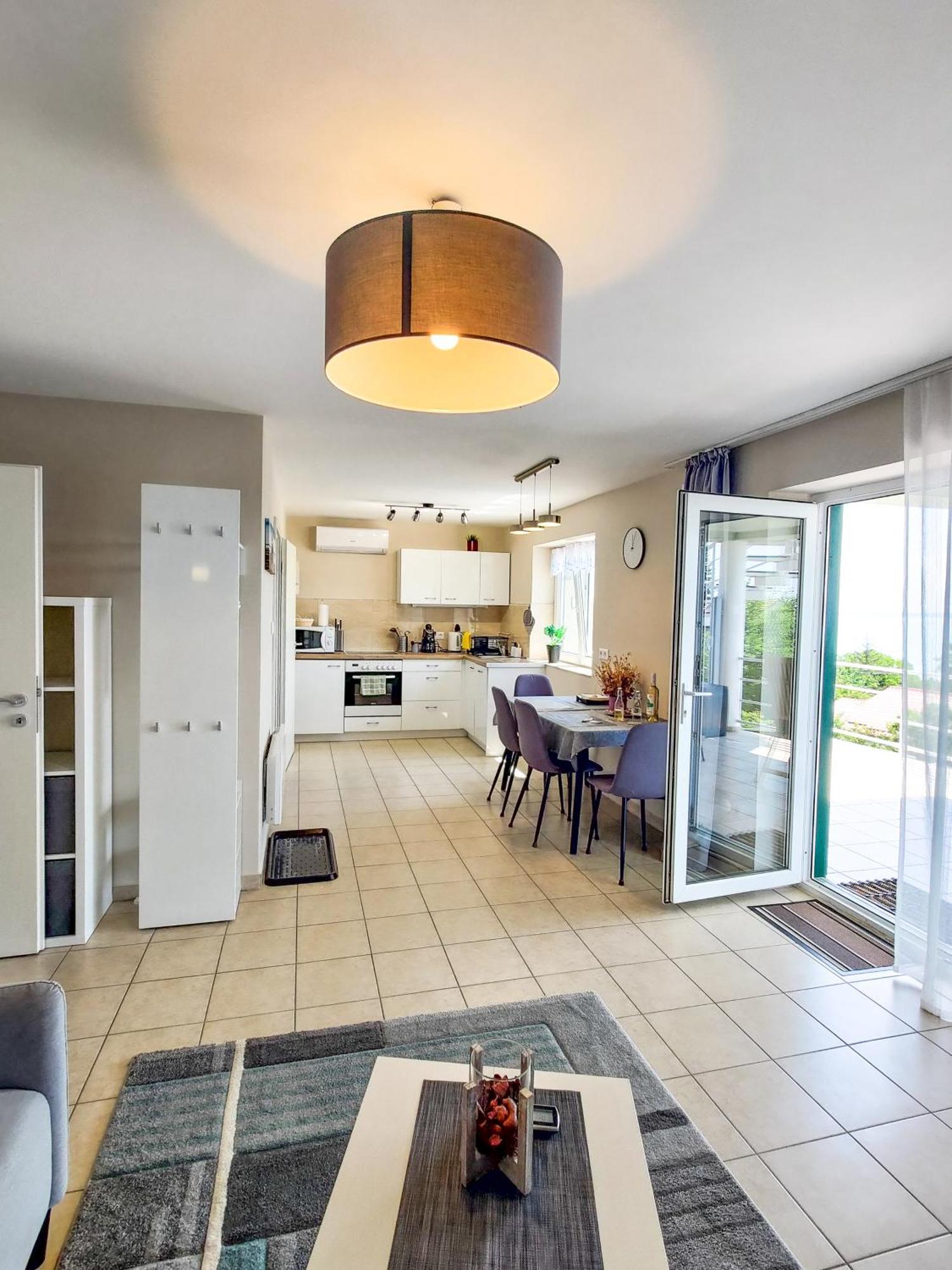 Fuegefa Apartman Balatonalmadi Bagian luar foto