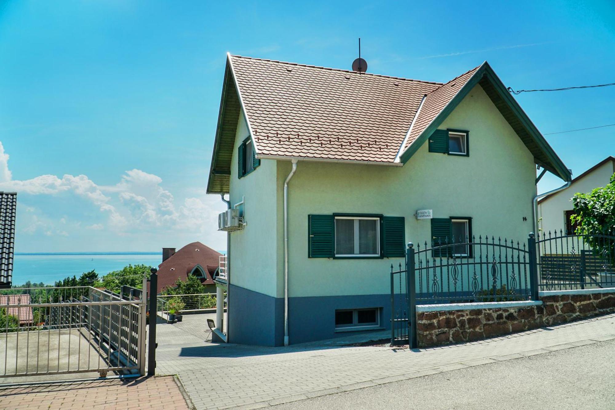 Fuegefa Apartman Balatonalmadi Bagian luar foto