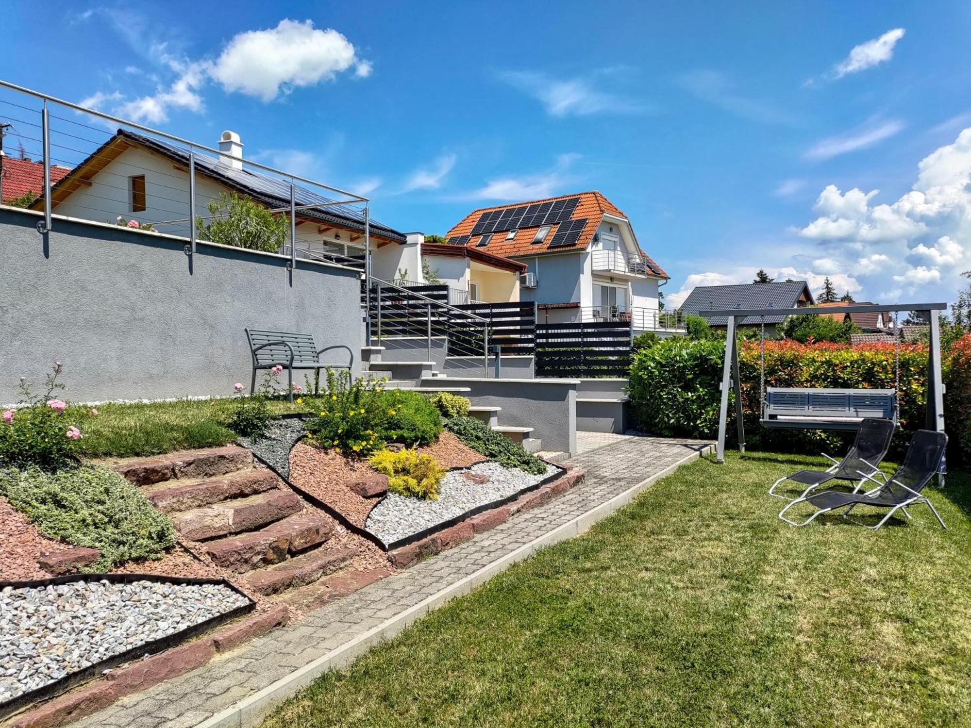 Fuegefa Apartman Balatonalmadi Bagian luar foto
